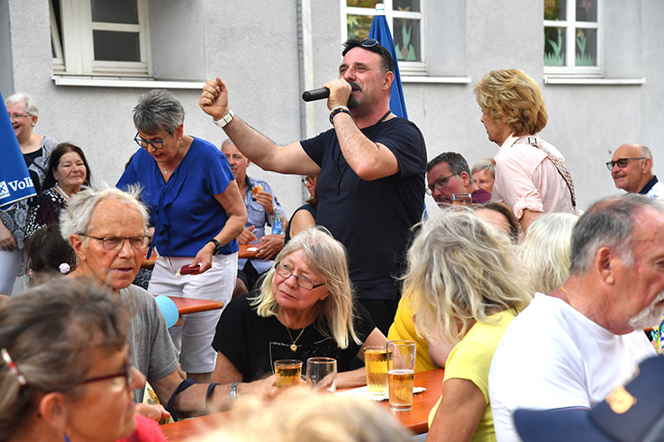 Nauheim-Online: Brunnnefest mit Urlaubsstimmung und Snger Luca D'Arci in Nauheim