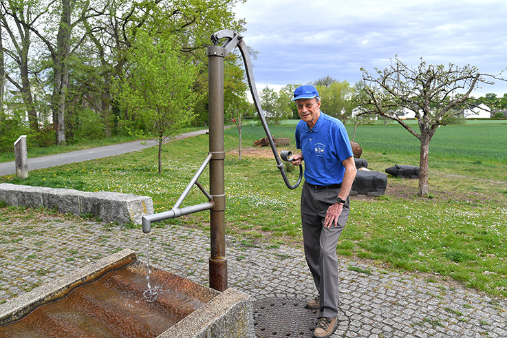 Nauheim-Online: Hans Joachim Brugger zur Geschichte des Regionalparks in Nauheim mit Exotenallee und Klangweg
