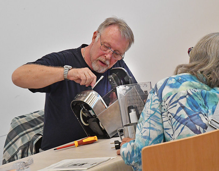 Nauheim-Online - Repair- und Digital-Caf in Nauheim