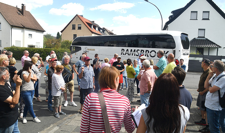 Nauheim-Online - Brger protestieren gegen Busverkehr