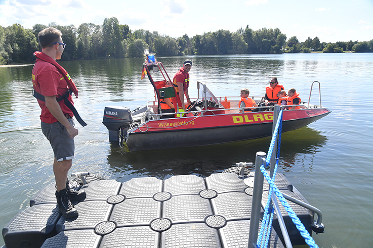 Nauheim-Online - Bootsfahrten mit der DLRG auf dem Hegbachsee in Nauheim