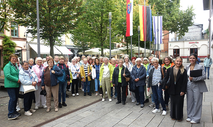 Nauheim-Online - Nauheimer Landfrauen in Wiesbaden