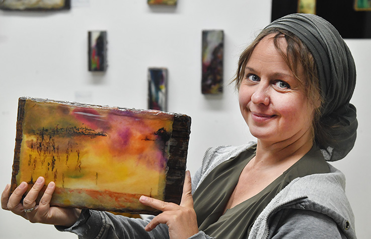 Nauheim-Online - Anja Kuss stellt an den Tagen des offenen Ateliers in Nauheim aus