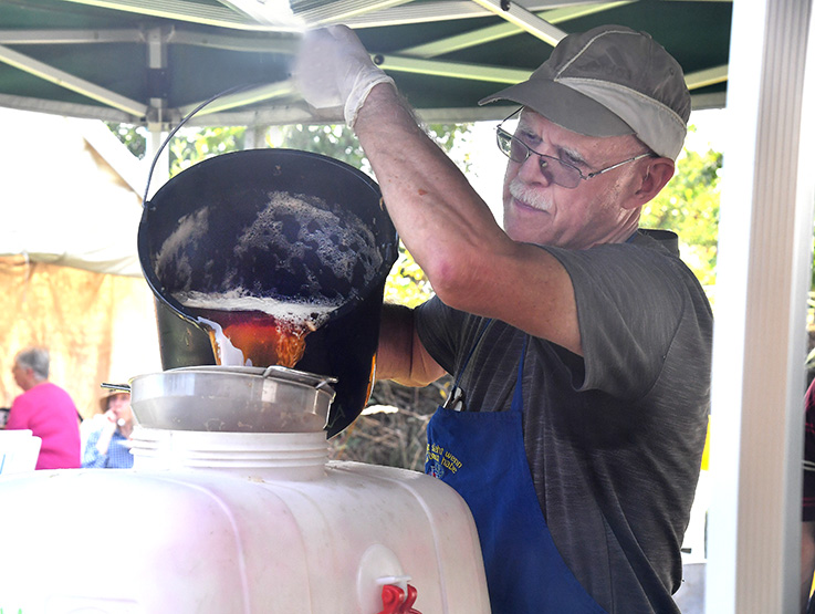 Nauheim-Online - Kelterfest beim Obst- und Gartenbauverein in Nauheim