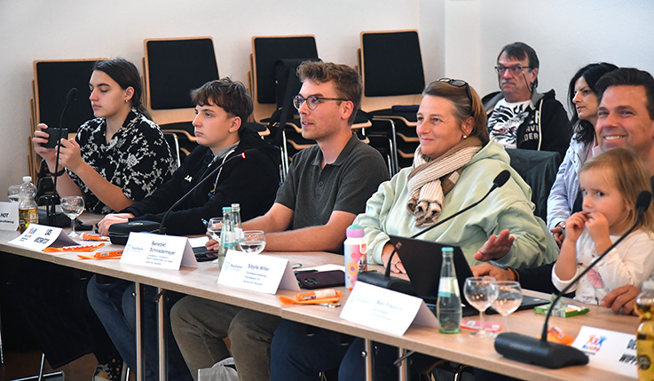 Nauheim-Online - Kinder- und Jugendparlament informiert sich ber das Umweltamt in Nauheim 
