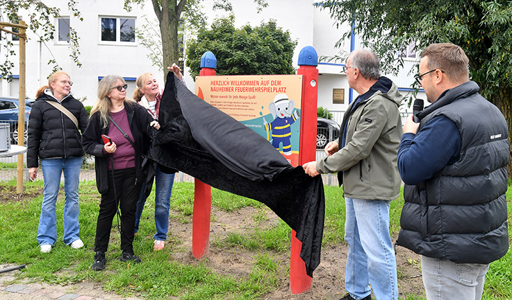 Nauheim-Online - Feuerwehrspielplatz in Nauheim eingeweiht