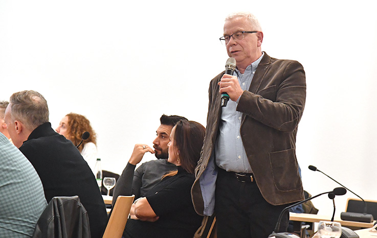 Nauheim-Online - Szene aus der Gemeindevertretung in Nauheim