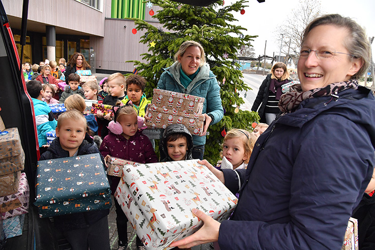 Nauheim-Online - Geschenke fr Kinder in Rumnien